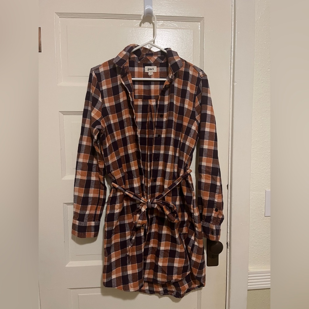 PACT Tunic Sunset Colored Button Up
Size medium